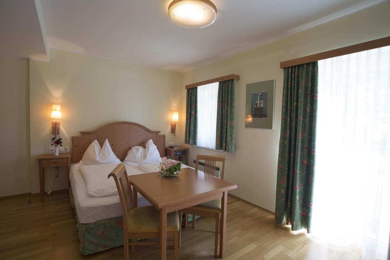 Micheldorf  Gesundheitsresort Agathenhof الغرفة الصورة